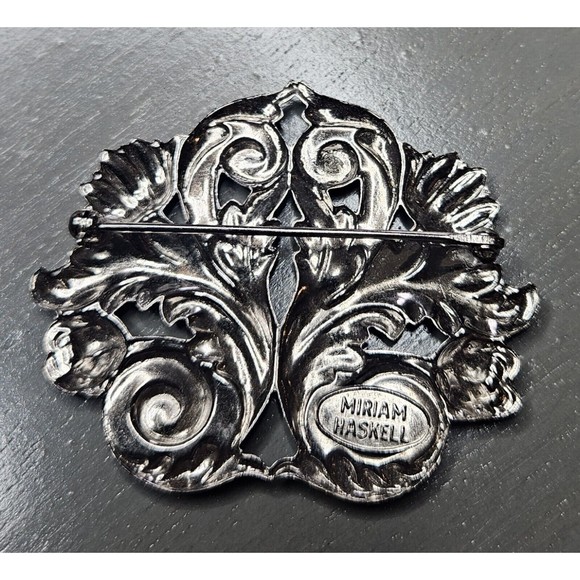 Signed MIRIAM HASKELL Silver Tone Brooch Pin Unique - Picture 2 of 4